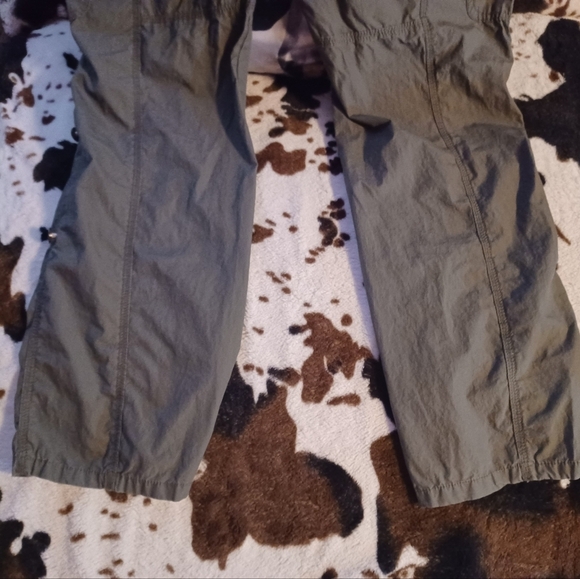 COUPE COLLECTION OLIVE GREEN CARGO PANTS, SIZE 14 WOMEN. - Picture 4 of 7